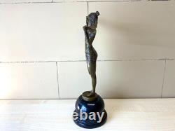 Sculpture en bronze Art Déco danseuse avec écharpe d'après Demetre Chiparus