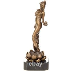 Sculpture en bronze d'une femme avec des fleurs Art déco d'après E. Tell Sculpture en bronze d'une femme avec des fleurs Art déco d'après E. Tell