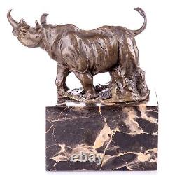 Sculpture rhinocéros Art déco en bronze sur un marbre noir d'après Milo