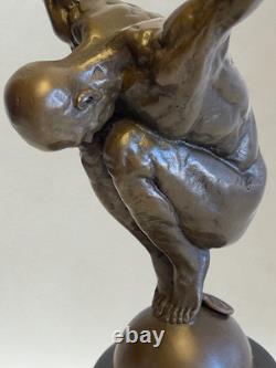 Sculpture style Art Déco Nu masculin en équilibre Bronze décoratif 29 cm