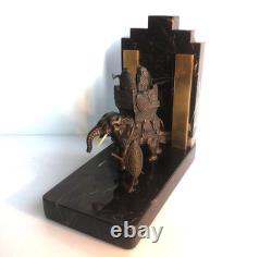 Serre-livre Art déco en bronze patiné L'Éléphant de guerre d'Hannibal France