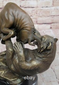 Signée Bull Vs Grizzly Ours Bronze Sculpture Statue Art Déco Stock Marché Solde