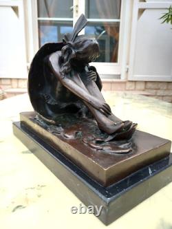 Statue Bronze Style Art Deco-jeune Femme Sortant D'un Oeuf-d'apres Bruno Zach