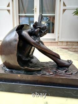 Statue Bronze Style Art Deco-jeune Femme Sortant D'un Oeuf-d'apres Bruno Zach