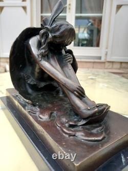 Statue Bronze Style Art Deco-jeune Femme Sortant D'un Oeuf-d'apres Bruno Zach