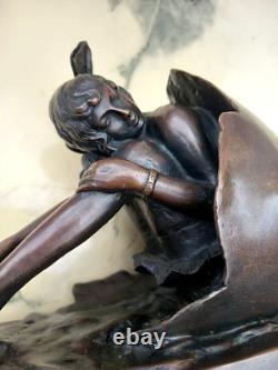 Statue Bronze Style Art Deco-jeune Femme Sortant D'un Oeuf-d'apres Bruno Zach