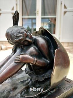 Statue Bronze Style Art Deco-jeune Femme Sortant D'un Oeuf-d'apres Bruno Zach
