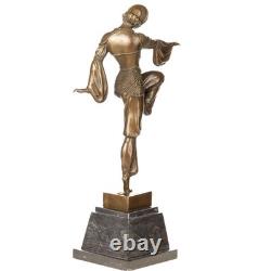 Statue Charme de l'Orient en bronze Art Déco sur un marbre noir d'après A. Godard Statue Charme de l'Orient en bronze Art Déco sur un marbre noir d'après A. Godard
