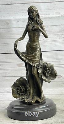 Statue De Collection Fille De Lys En Bronze Art Déco Signée Moreau Avec Fleurs