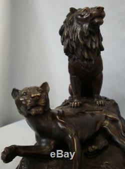 Statue Lion Lionne Style Art Deco Style Art Nouveau Bronze massif Signe