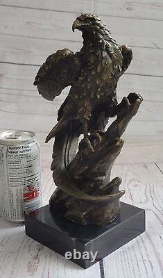 Statue Sculpture Aigle Oiseau Faune Art Déco Style Art Nouveau Style Bronze Art