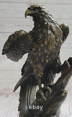 Statue Sculpture Aigle Oiseau Faune Art Déco Style Art Nouveau Style Bronze Art
