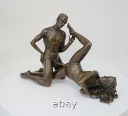 Statue Sculpture Couple Sexy Style Art Deco Bronze massif Signe