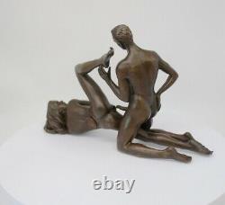 Statue Sculpture Couple Sexy Style Art Deco Bronze massif Signe