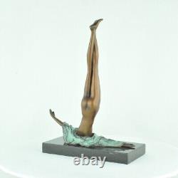 Statue Sculpture Danseuse Nue Acrobate Sexy Style Moderne Style Art Deco Bronze