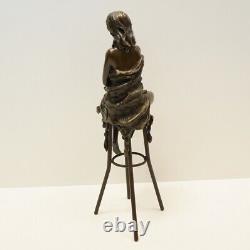 Statue Sculpture Demoiselle Sexy Style Art Deco Style Art Nouveau Bronze massif