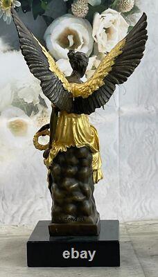 Statue Sculpture Winged Victoire Art Déco Style Art Nouveau Style Bronze Fonte