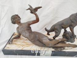 Statue bronze Art Déco femme allongée oiseau tourterelle chien berger allemand