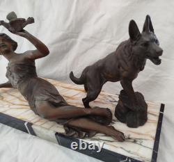 Statue bronze Art Déco femme allongée oiseau tourterelle chien berger allemand