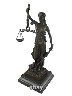 Statue de la Justitia en bronze Art déco Sur un marbre noir d'après Mayer