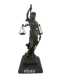 Statue de la Justitia en bronze Art déco Sur un marbre noir d'après Mayer