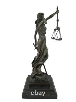 Statue de la Justitia en bronze Art déco Sur un marbre noir d'après Mayer
