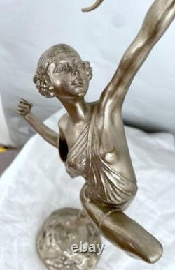 Statuette Femme en bronze argenté art deco Le Falgays