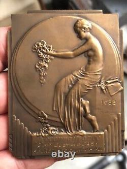 Superbe Médaille Art Déco en Bronze, nu feminin, ville de Mons