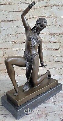 This Un Rare Art Déco Bronze Patiné Et Sculpté Modèle De Un Exotique Danseuse