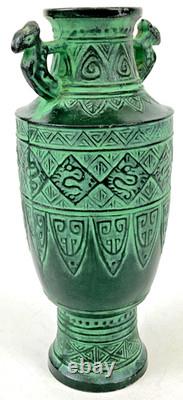 Vase japonais vintage en bronze style archaïque motif relief art déco ancien