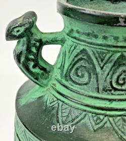 Vase japonais vintage en bronze style archaïque motif relief art déco ancien