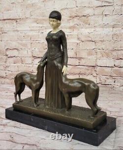 Véritable Bronze Art Déco Amis Toujours Dame Avec Chiens Statue Par Chiparus