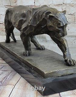 Véritable Bronze Métal Statue Sur Marbre Base Femelle Lion Sculpture Art Déco