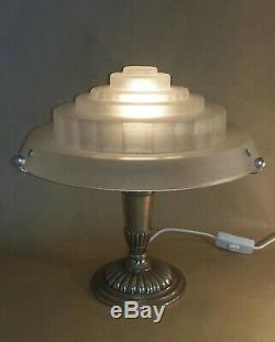 Vintage art déco modernist skyscraper lamp, nickel-plated bronze and glass shade