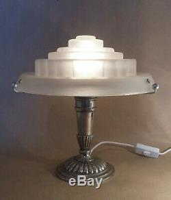 Vintage art déco modernist skyscraper lamp, nickel-plated bronze and glass shade