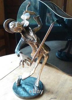 Violoniste sur socle, violon et archer, sculpture en bronze signée Yves LOHE